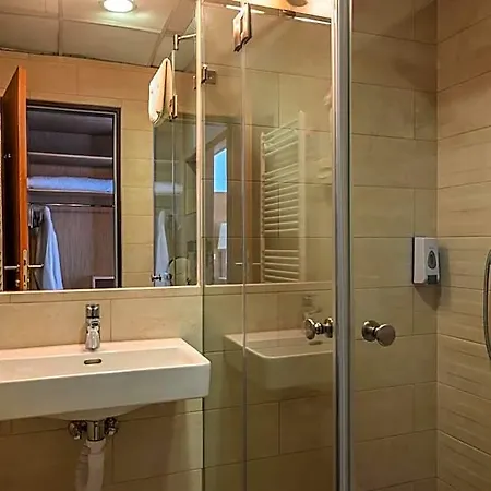 Opal Superior Hotell 3*
