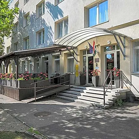 Opal Superior Hotell